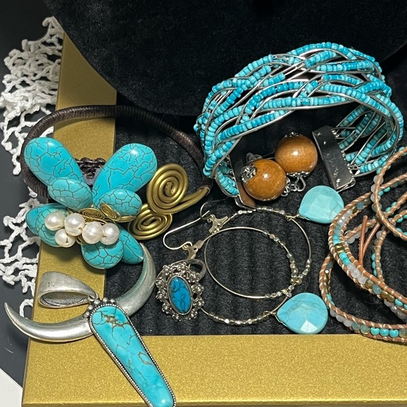 Turquoise and Silver Jewelry Lot - Picture 5 of 13